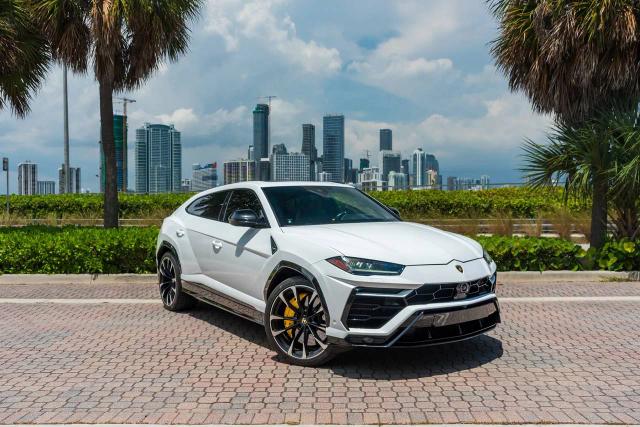 Lamborghini Urus White